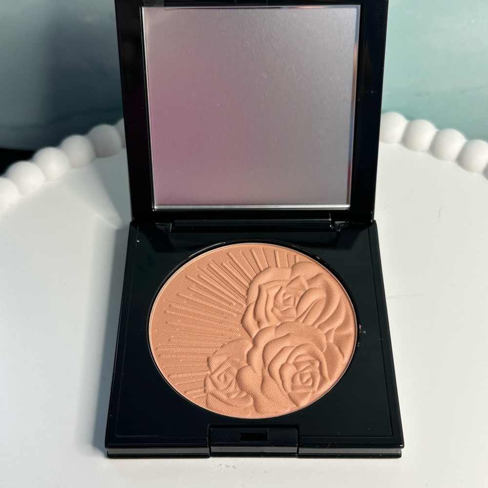 Pat McGrath Labs Divine Blush in Fleurtatious. New. Discontinued. Rare